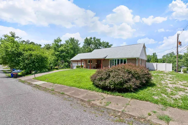 $345,000 | 210 East Main Street, Newburgh, IN 47630