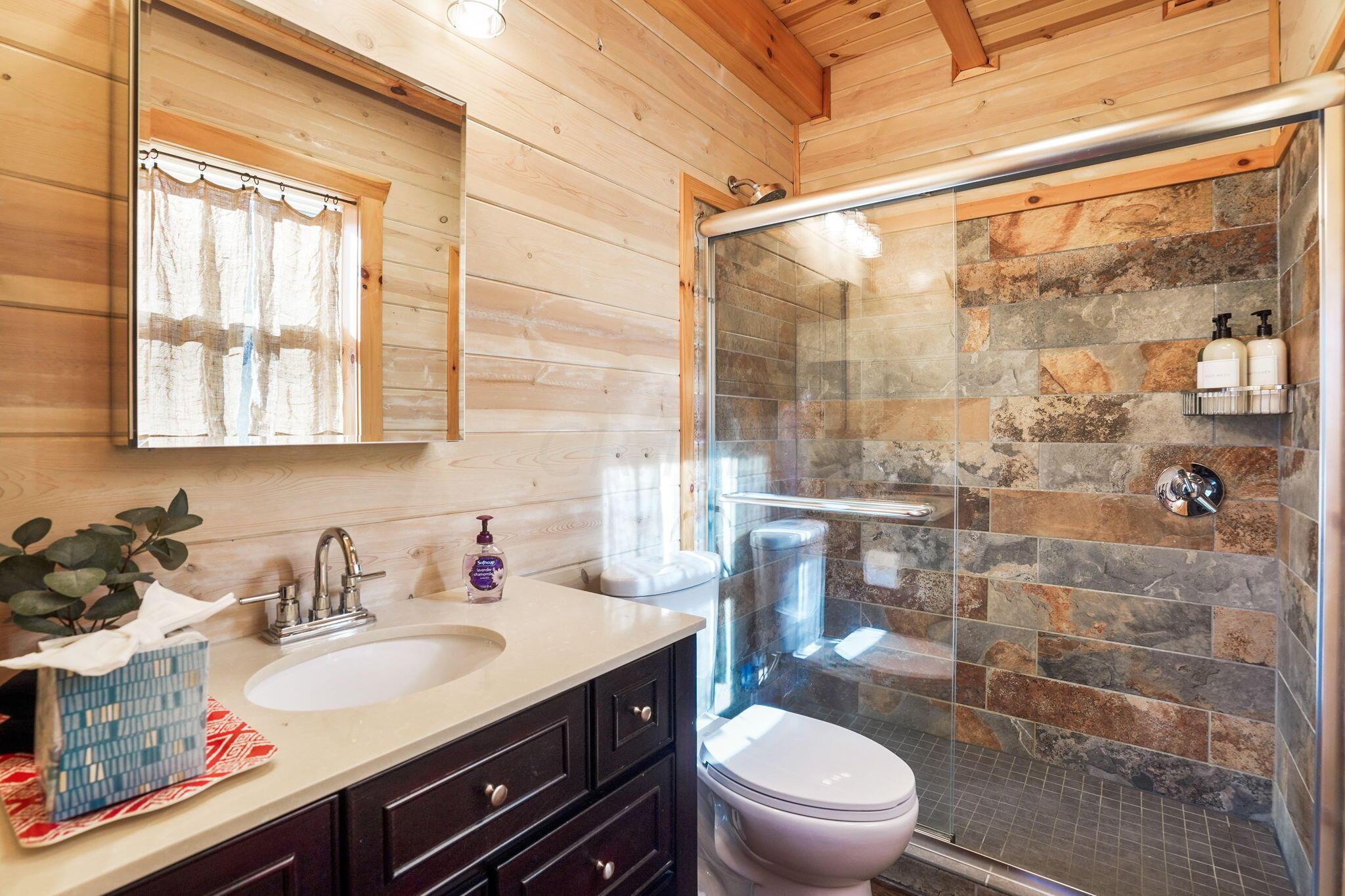 13480 Big Cola Road Rockbridge, OH 43149 - Photo 26 of 72 1st floor full bath