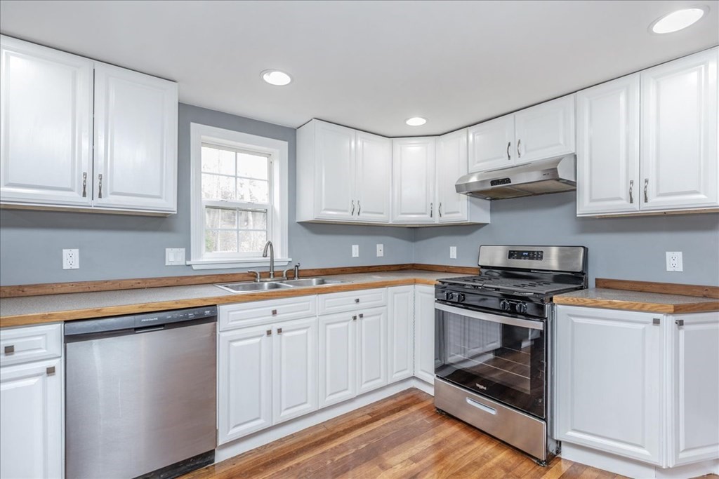 151 Walker Road Swampscott, MA 01907 - Photo 11 of 34 Gallery Image 11