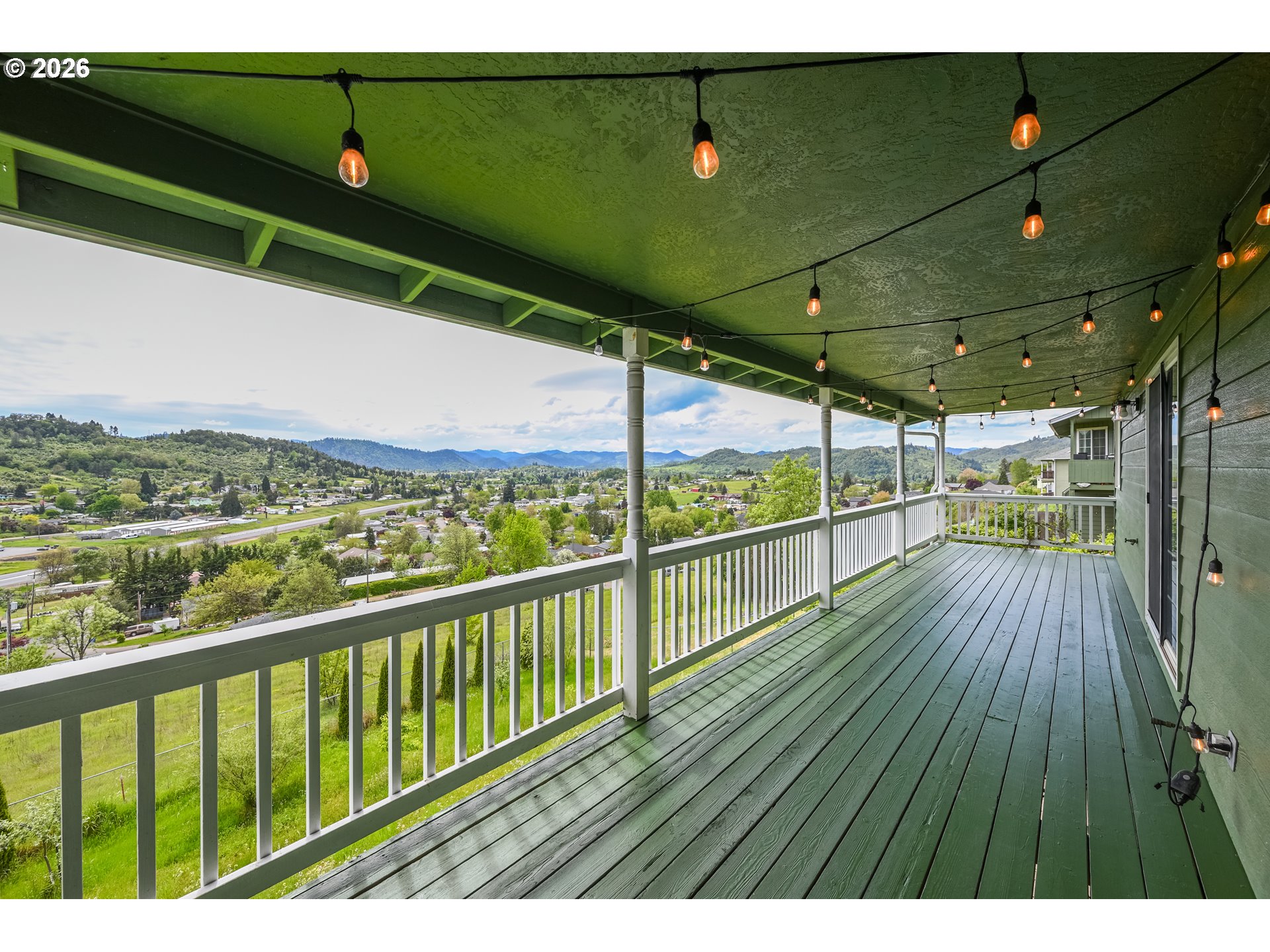 208 Jamie Loop Roseburg, OR 97471 - Photo 7 of 47