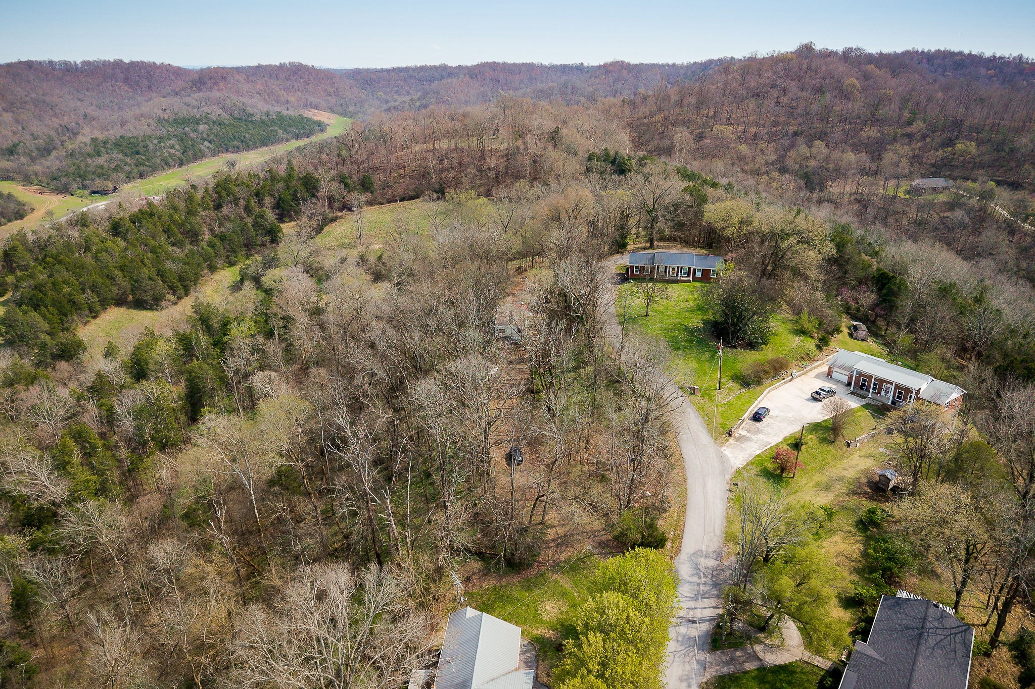 303 East Hill Road Gainesboro, TN 38562 - Photo 5 of 18 a aerial view of a house with a yard