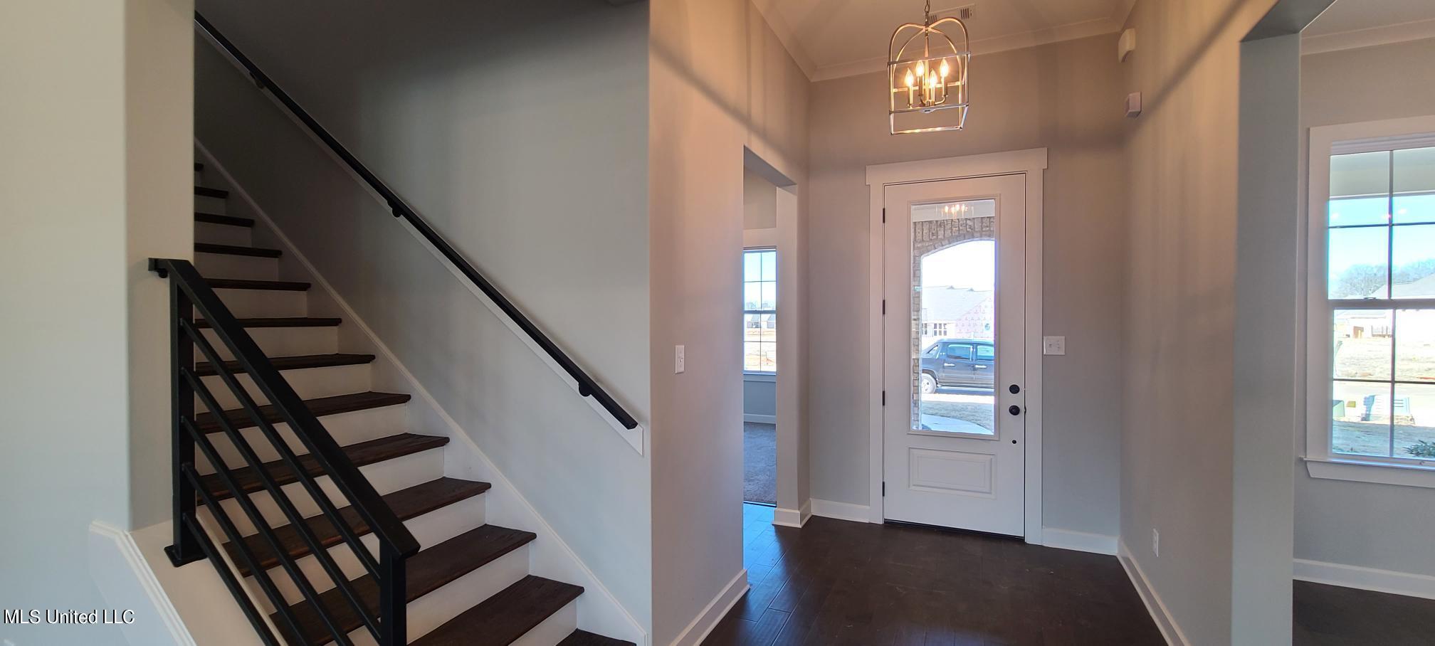 448 Ruskin Loop Hernando, MS 38632 - Photo 2 of 32 Foyer