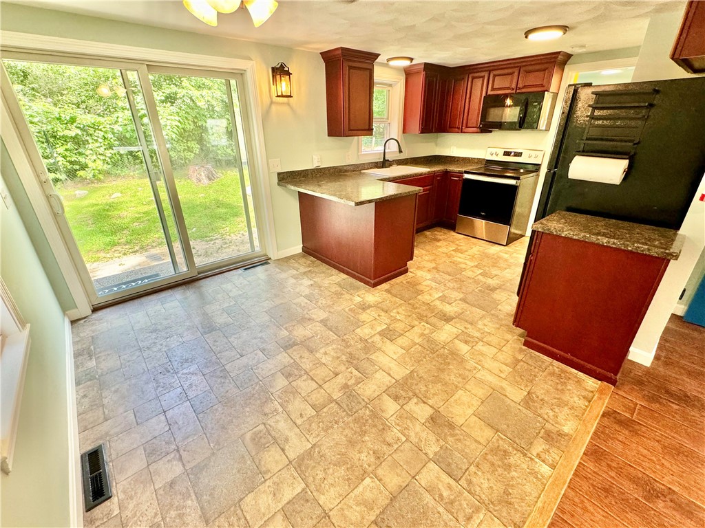 145 West Shore Drive Exeter, RI 02822 - Photo 11 of 39