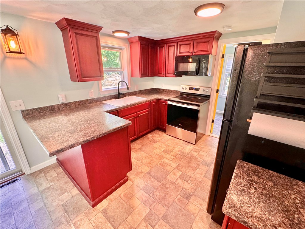 145 West Shore Drive Exeter, RI 02822 - Photo 13 of 39