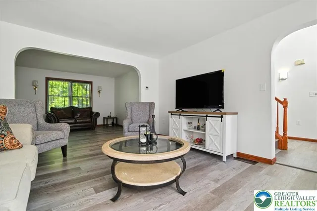 $475,000 | 190 Sandlewood Drive, East Stroudsburg, PA 18301