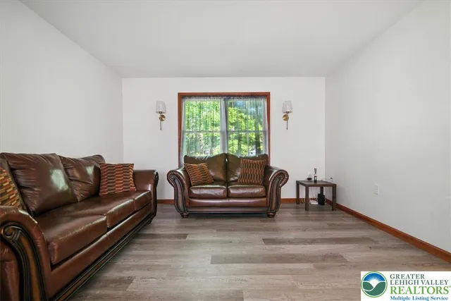 $475,000 | 190 Sandlewood Drive, East Stroudsburg, PA 18301