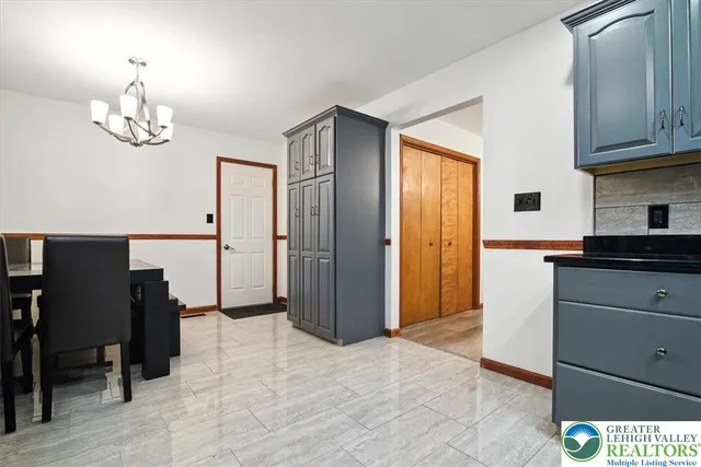 $475,000 | 190 Sandlewood Drive, East Stroudsburg, PA 18301