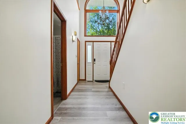 $475,000 | 190 Sandlewood Drive, East Stroudsburg, PA 18301