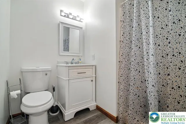 $475,000 | 190 Sandlewood Drive, East Stroudsburg, PA 18301