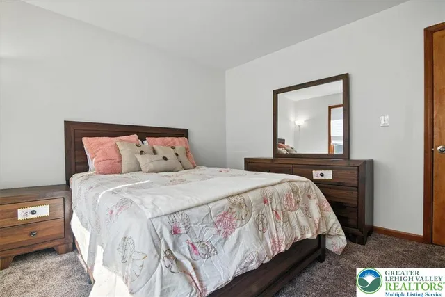 $475,000 | 190 Sandlewood Drive, East Stroudsburg, PA 18301