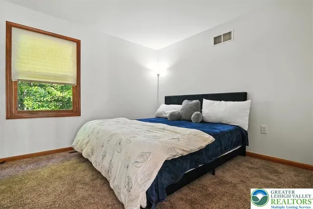 $475,000 | 190 Sandlewood Drive, East Stroudsburg, PA 18301