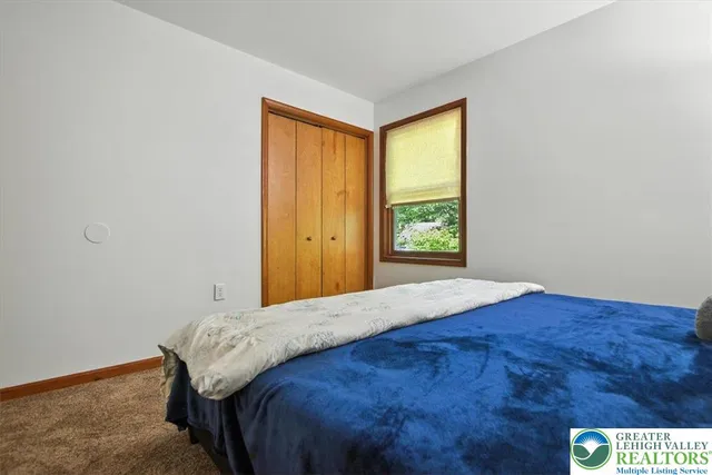 $475,000 | 190 Sandlewood Drive, East Stroudsburg, PA 18301