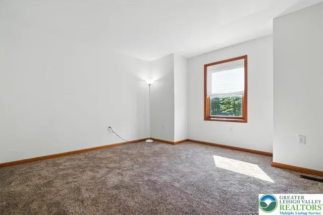 $475,000 | 190 Sandlewood Drive, East Stroudsburg, PA 18301