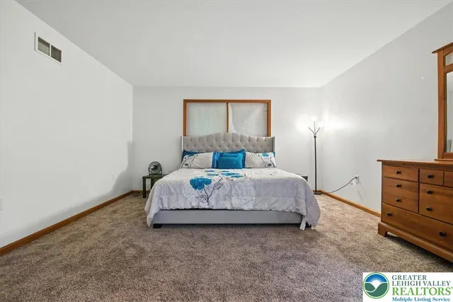 $475,000 | 190 Sandlewood Drive, East Stroudsburg, PA 18301