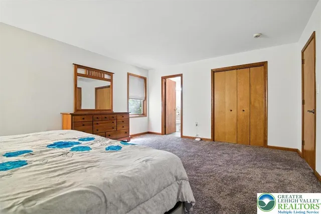 $475,000 | 190 Sandlewood Drive, East Stroudsburg, PA 18301