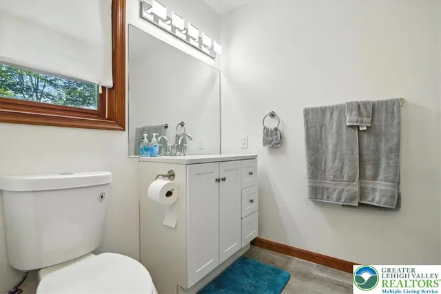 $475,000 | 190 Sandlewood Drive, East Stroudsburg, PA 18301