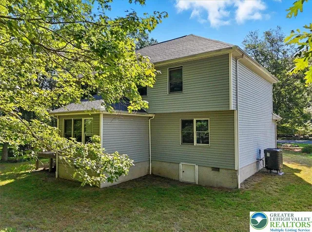 $475,000 | 190 Sandlewood Drive, East Stroudsburg, PA 18301