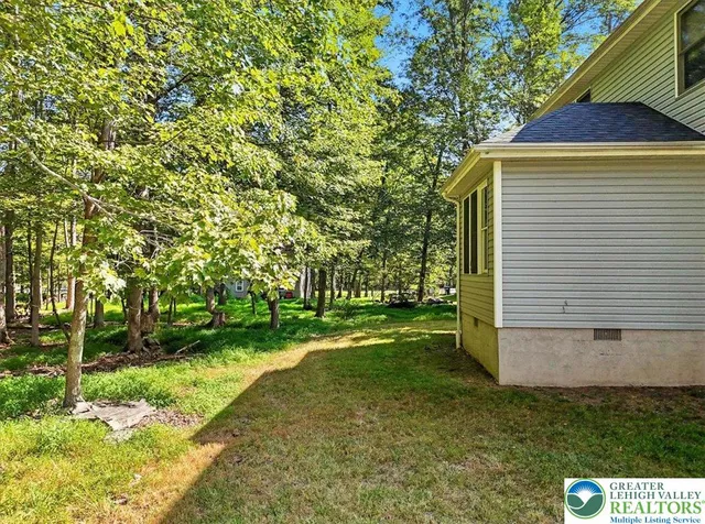 $475,000 | 190 Sandlewood Drive, East Stroudsburg, PA 18301