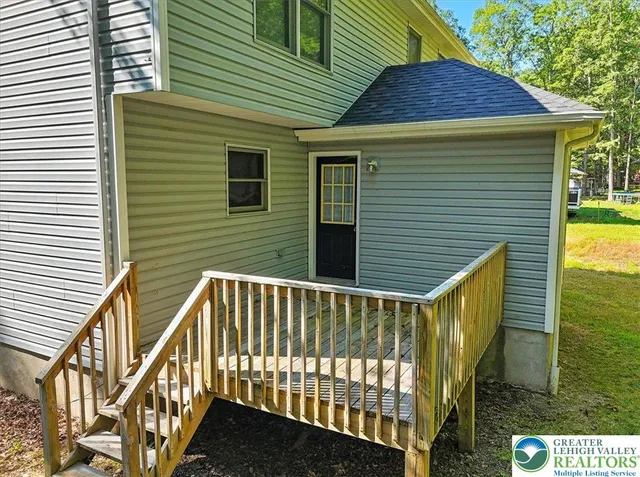 $475,000 | 190 Sandlewood Drive, East Stroudsburg, PA 18301