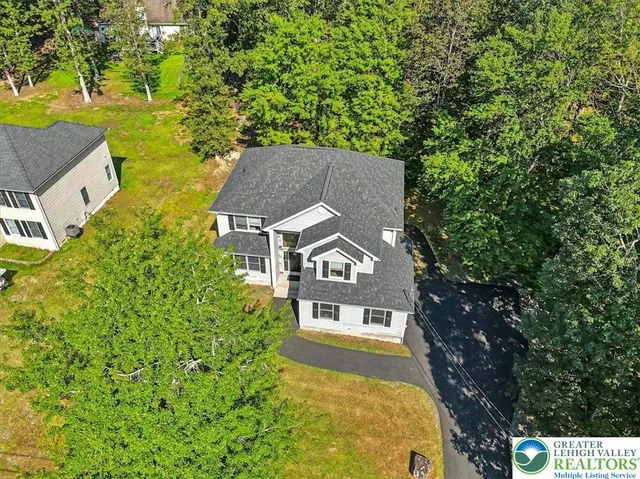 $475,000 | 190 Sandlewood Drive, East Stroudsburg, PA 18301