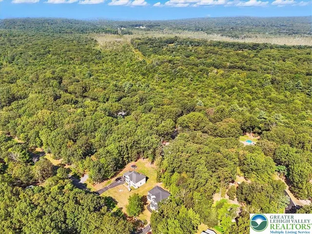 $475,000 | 190 Sandlewood Drive, East Stroudsburg, PA 18301