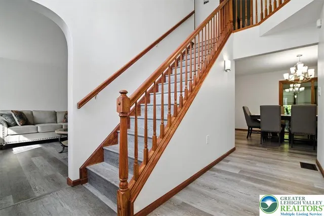 $475,000 | 190 Sandlewood Drive, East Stroudsburg, PA 18301