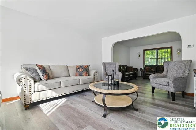 $475,000 | 190 Sandlewood Drive, East Stroudsburg, PA 18301