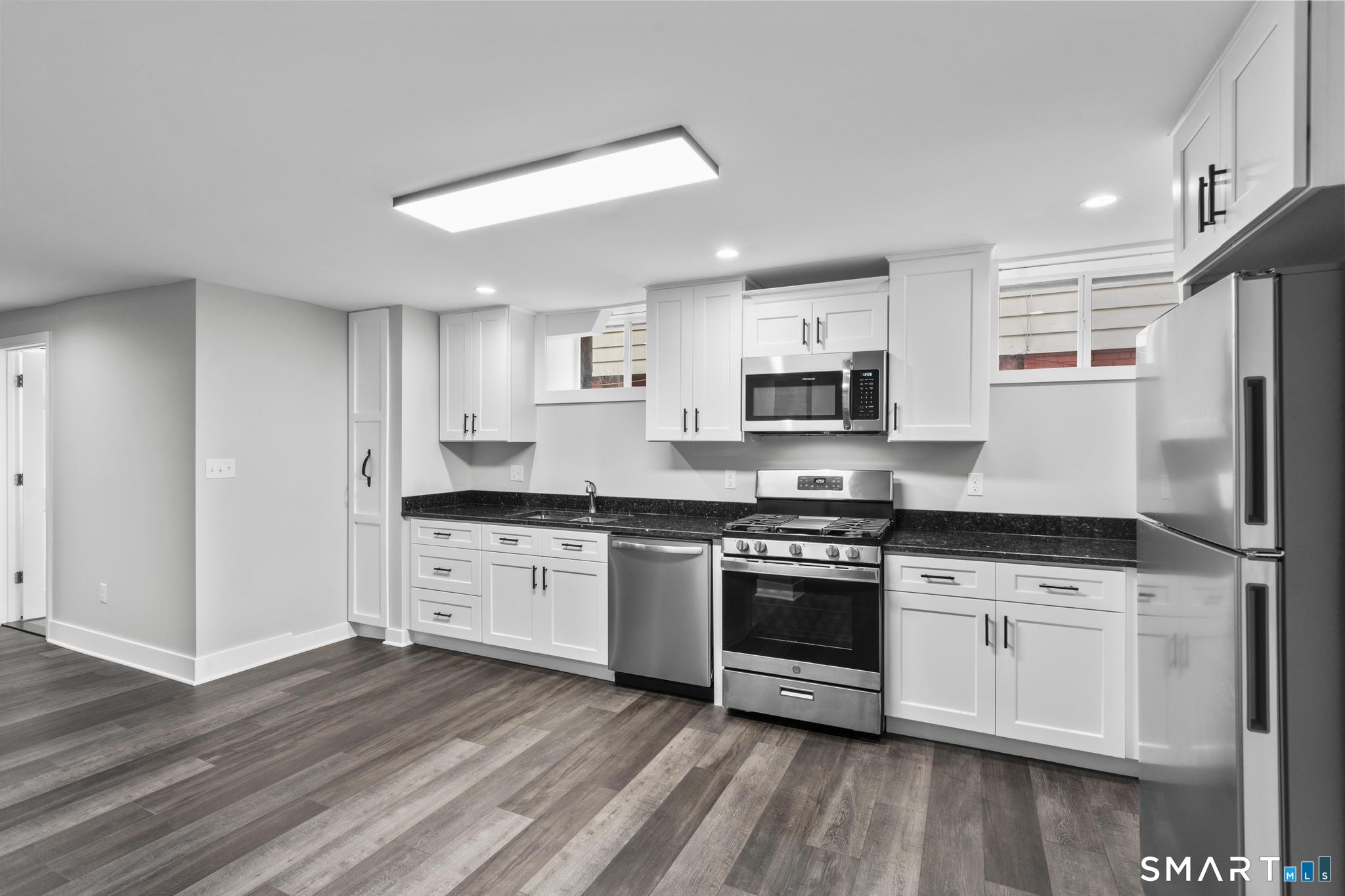 548 Ferry Street New Haven, CT 06513 - Photo 2 of 19