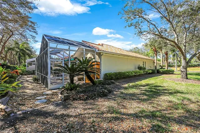 a view of a pathway of a house