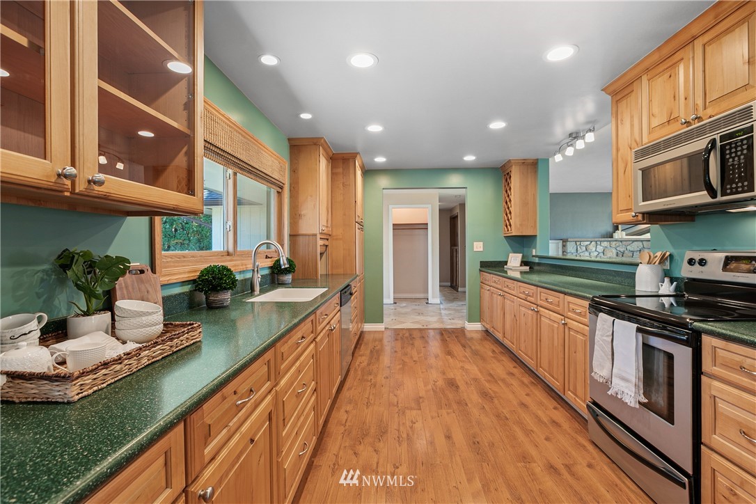 3317 Swan Road Mount Vernon, WA 98273 - Photo 9 of 40 Gallery Image 9