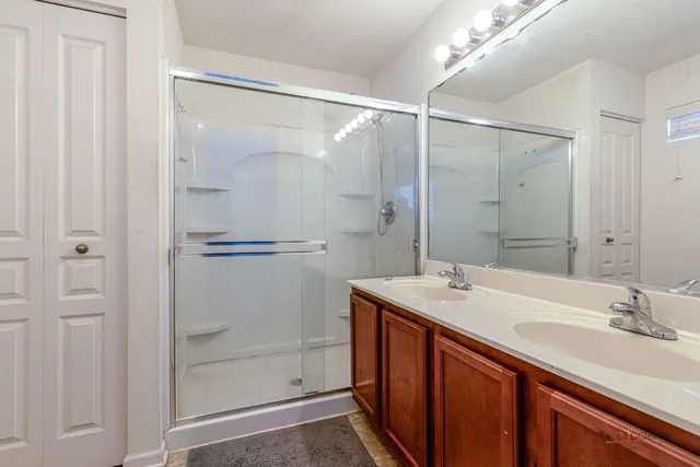 $284,750 | 13362 Piccaddilly Court, Beach Park, IL 60083