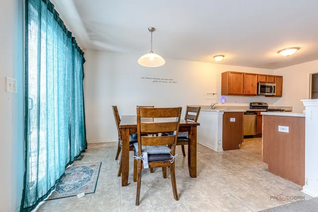 $284,750 | 13362 Piccaddilly Court, Beach Park, IL 60083