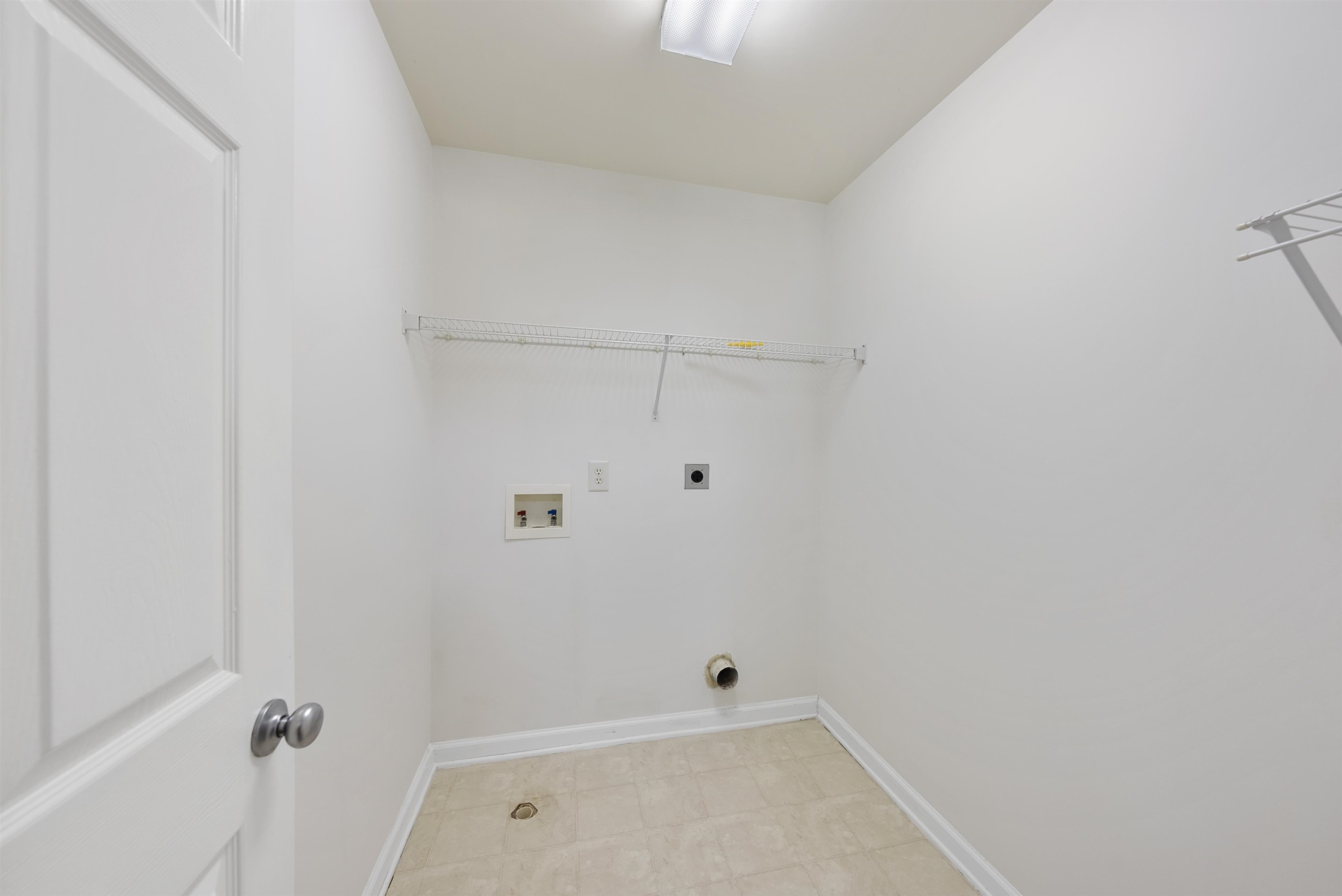 8408 Tie Stone Way Raleigh, NC 27613 - Photo 27 of 33 a view of a room