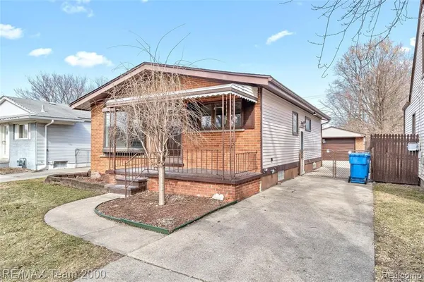 $1,700 | 20532 Powers Avenue, Dearborn Heights, MI 48125
