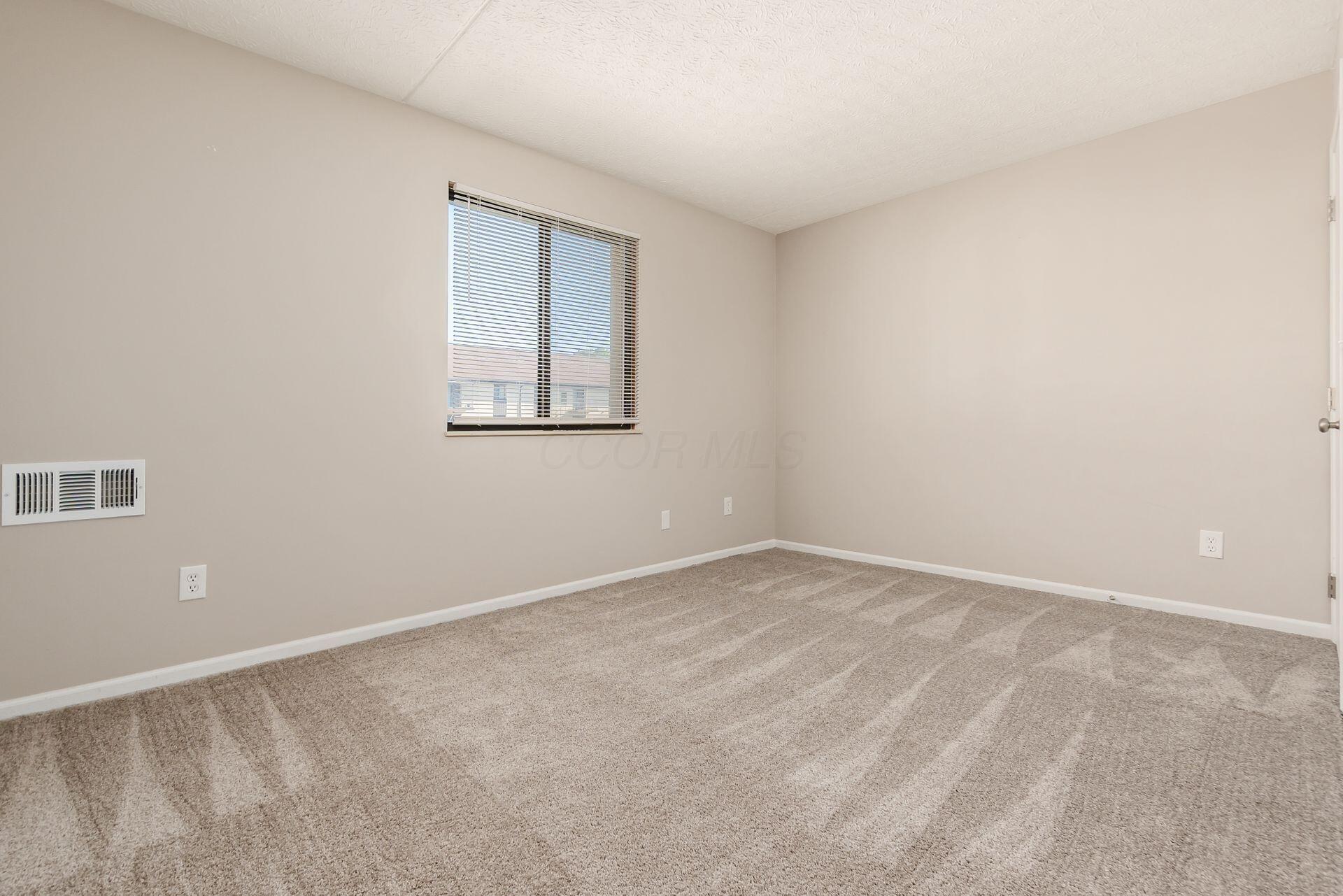 3939 Karl Road, Unit 222 Columbus, OH 43224 - Photo 23 of 31 Bedroom 1
