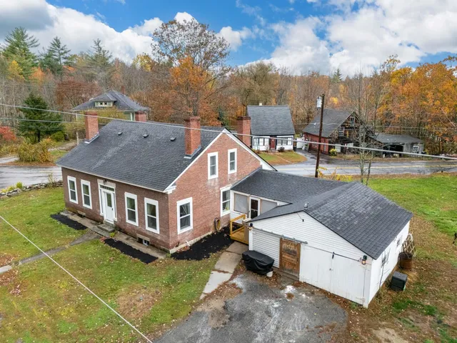 $329,990 | 237 2nd New Hampshire Turnpike, Hillsborough, NH 03244