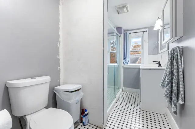 $329,990 | 237 2nd New Hampshire Turnpike, Hillsborough, NH 03244