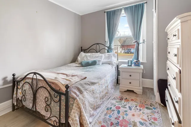 $329,990 | 237 2nd New Hampshire Turnpike, Hillsborough, NH 03244