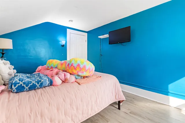 $329,990 | 237 2nd New Hampshire Turnpike, Hillsborough, NH 03244