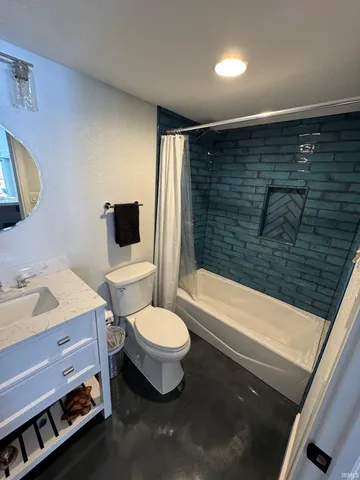 $825,000 | 2131 Boulevard Street, Rochester, IN 46975