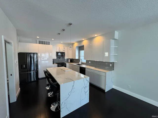 $825,000 | 2131 Boulevard Street, Rochester, IN 46975