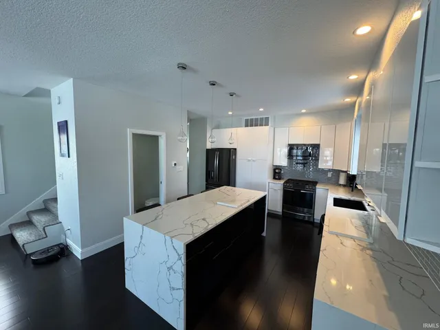 $825,000 | 2131 Boulevard Street, Rochester, IN 46975