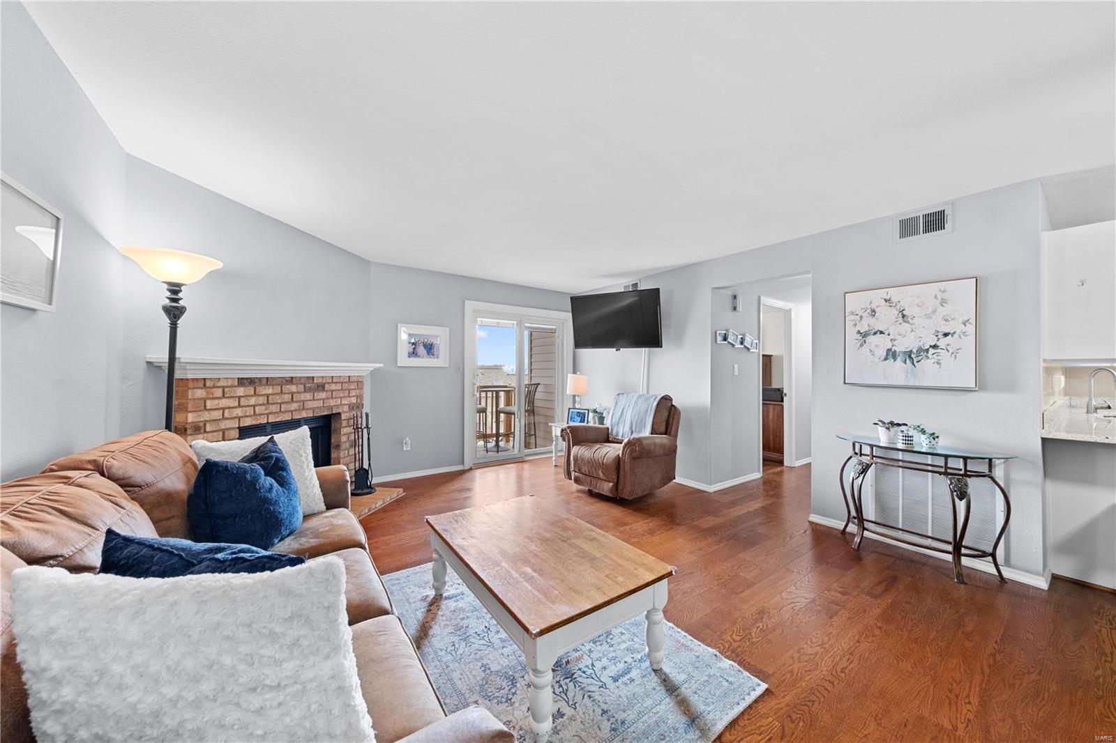 1348 Holgate Drive, Unit G4 Ballwin, MO 63021 - Photo 5 of 31