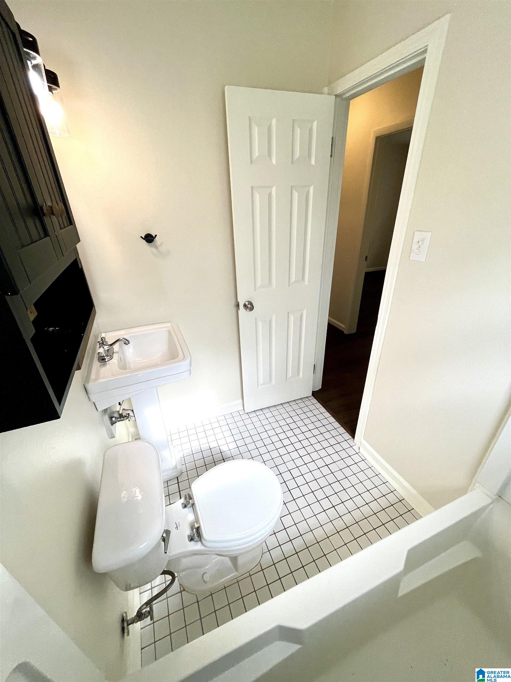 2156 Chapel Hill Road Birmingham, AL 35216 - Photo 14 of 43 Gallery Image 14
