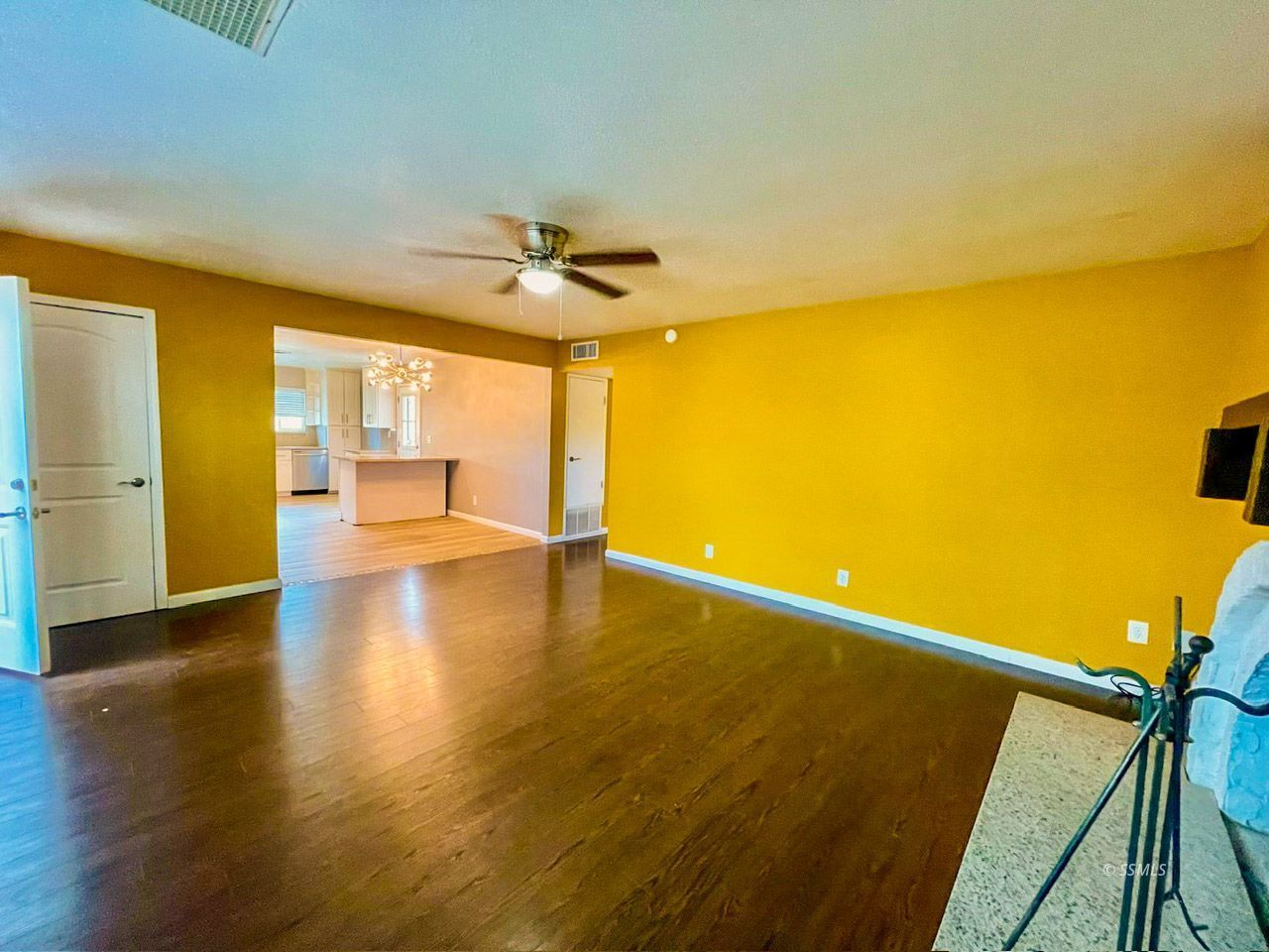 729 West Alene Avenue Ridgecrest, CA 93555 - Photo 5 of 39