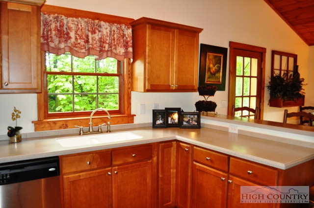 2126 Blackberry Road Boone, NC 28607 - Photo 16 of 41 Gallery Image 16