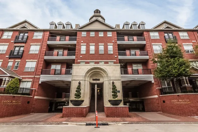 $2,100 | 2400 McCue Road, Unit 248, Houston, TX 77056