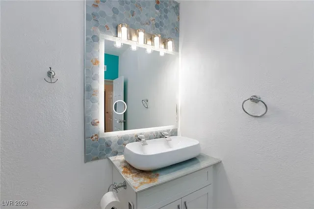 $2,250 | 3008 Lawndale Street, Las Vegas, NV 89121