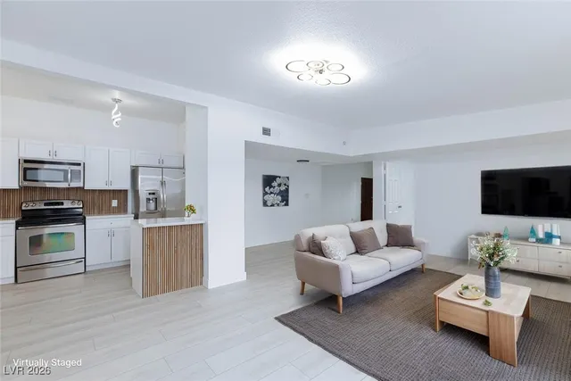 $2,250 | 3008 Lawndale Street, Las Vegas, NV 89121