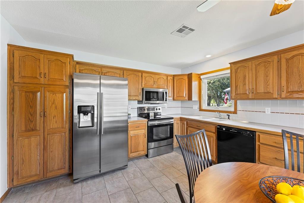 1009 Southwest 7 Street Lee's Summit, MO 64081 - Photo 11 of 22